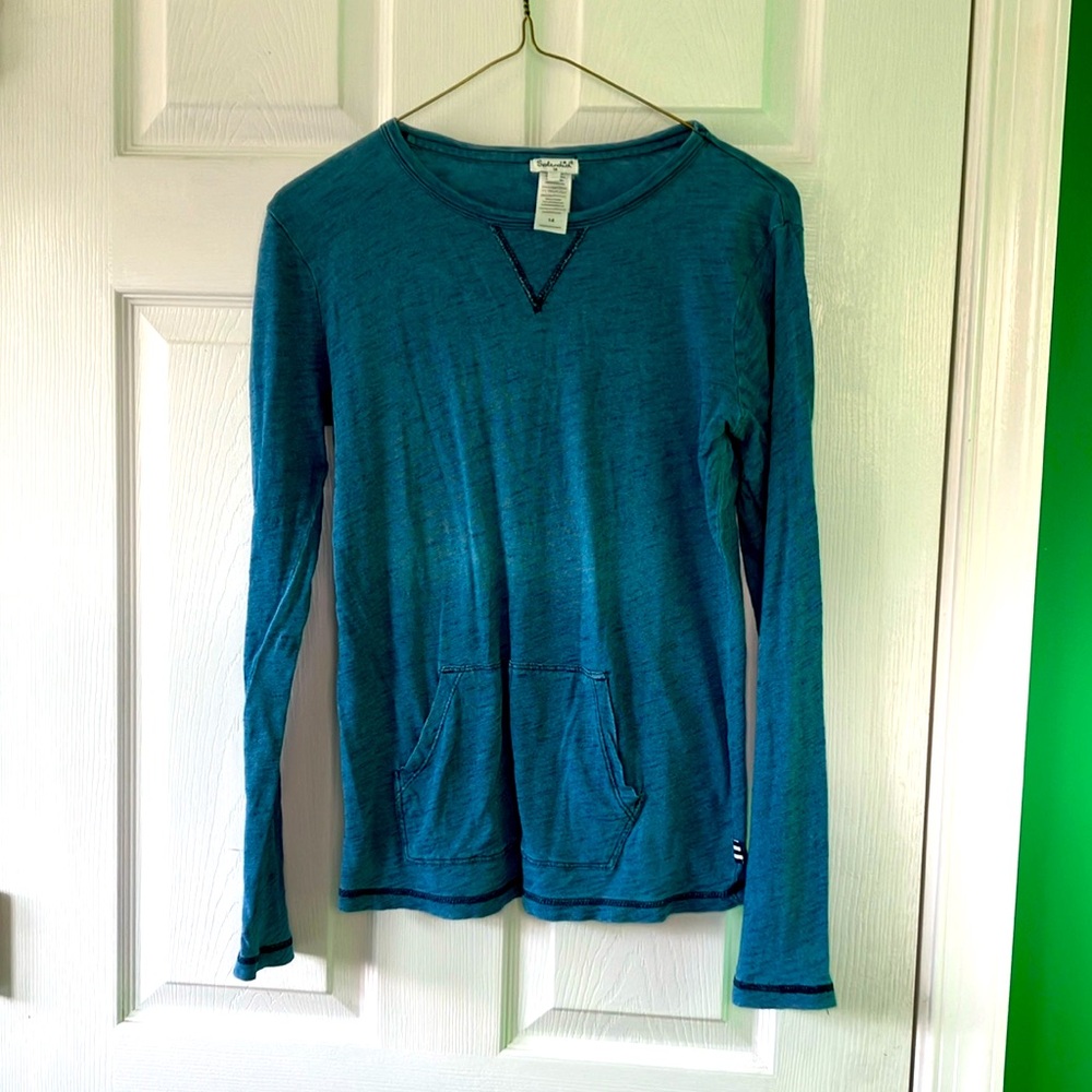 Splendid size 14 girls top with kangaroo pocket, 100% cotton blue